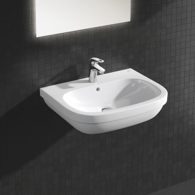 Смеситель однорычажный Grohe Eurostyle для раковины S-Size (33558003) Смеситель однорычажный Grohe Eurostyle для раковины S-Size (33558003)