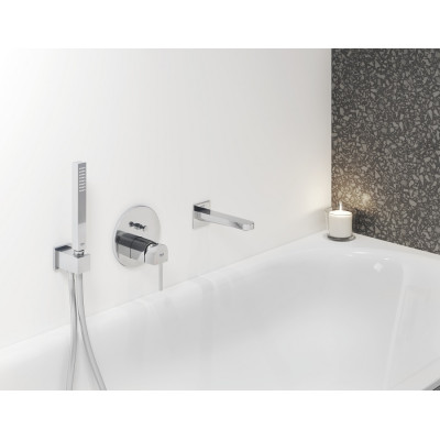 Смеситель однорычажный Grohe Plus с переключателем на 2 положения (24060003) Смеситель однорычажный Grohe Plus с переключателем на 2 положения (24060003)