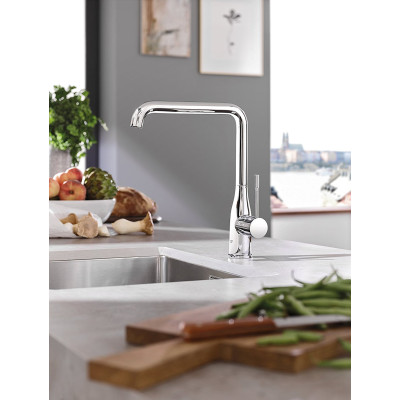 Смеситель однорычажный Grohe Essence для мойки (30269000) Смеситель однорычажный Grohe Essence для мойки (30269000)