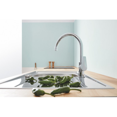Смеситель однорычажный Grohe BauEdge New для кухни (31233001) Смеситель однорычажный Grohe BauEdge New для кухни (31233001)