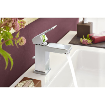 Смеситель однорычажный Grohe Eurocube для раковины S-Size (2312700E) Смеситель однорычажный Grohe Eurocube для раковины S-Size (2312700E)