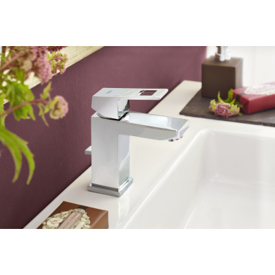Смеситель однорычажный Grohe Eurocube для раковины S-Size (2312700E) Смеситель однорычажный Grohe Eurocube для раковины S-Size (2312700E)