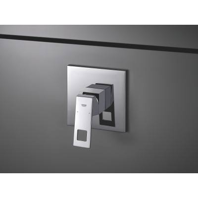 Змішувач одноважільний Grohe Eurocube на 1 вихід (24061000) Змішувач одноважільний Grohe Eurocube на 1 вихід (24061000)