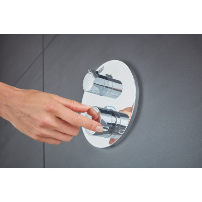 Термостат для душа Grohe Grohtherm с переключателем на 2 положения верхний/ручной душ (24076000) Термостат для душа Grohe Grohtherm с переключателем на 2 положения верхний/ручной душ (24076000)