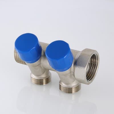 Колектор Valtec з регулюючими вентилями 4 вих х1"x3/4" євроконус VTc.560.NE.060504 Колектор Valtec з регулюючими вентилями 4 вих х1"x3/4" євроконус VTc.560.NE.060504